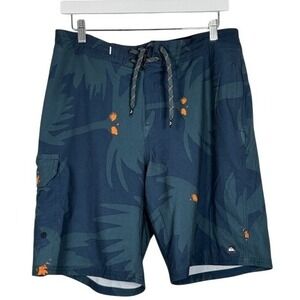 Quiksilver Waterman Board Shorts Men's Size Camo Palm Tree Utility Pocket - 32